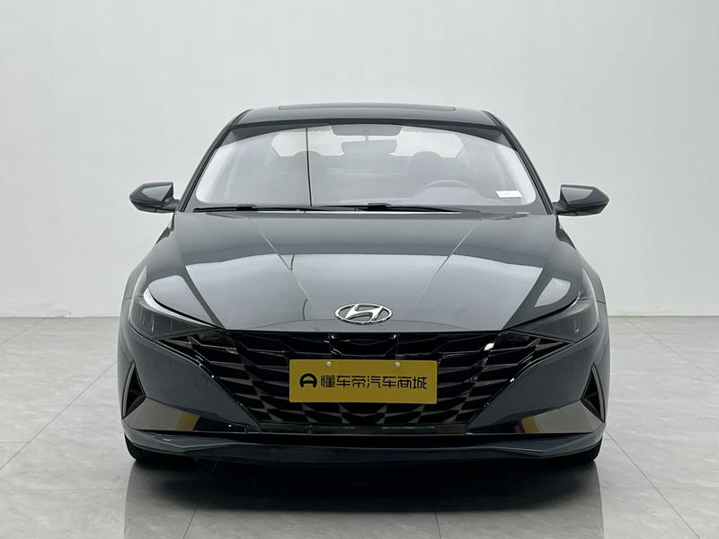 Hyundai Elantra 2022