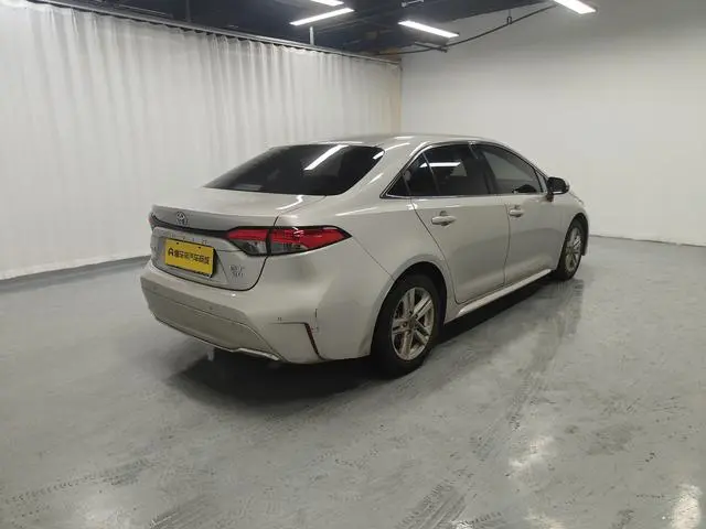 TOYOTA Ling Shang 2.0L Leading version
