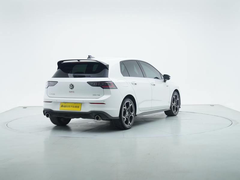 Volkswagen Golf GTI 2025