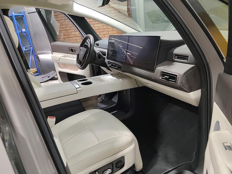 Li Auto Ideal MEGA 2024