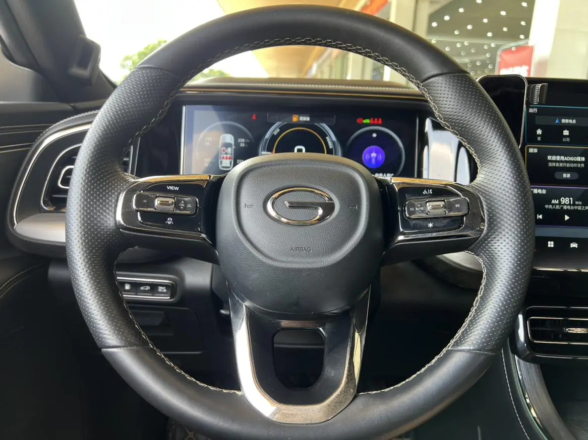 GAC Trumpchi GS8 Pilot Series 2.0 TGDI two-wheel drive Premium Edition 7-seater