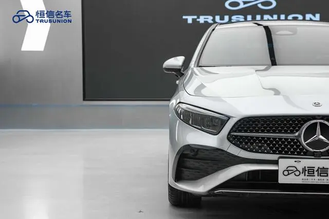 Mercedes-Benz Mercedes-Benz A-class A 200 L sports sedan fashion Version