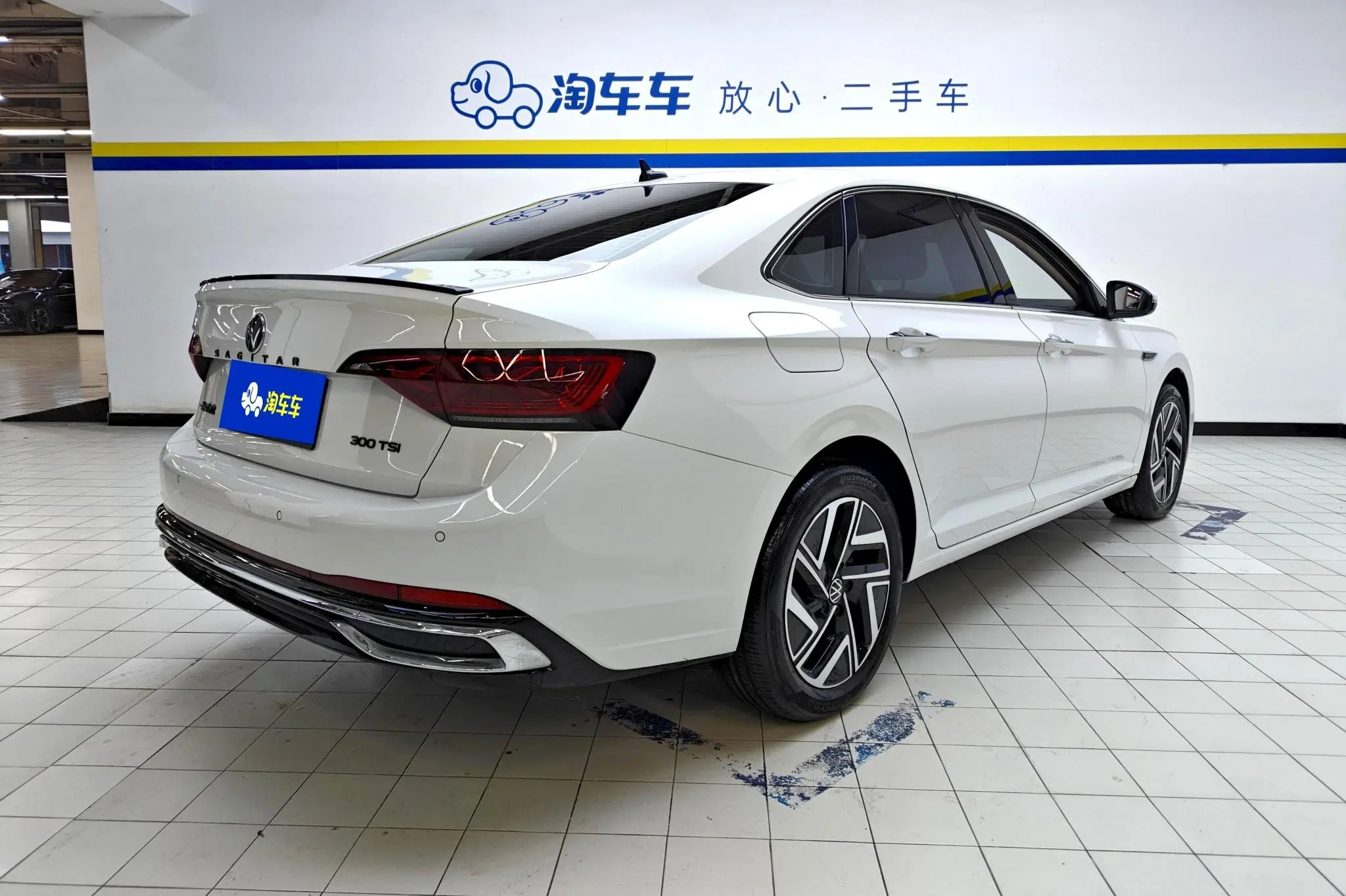 Volkswagen Sagitar 300TSI DSG Beyond Edition