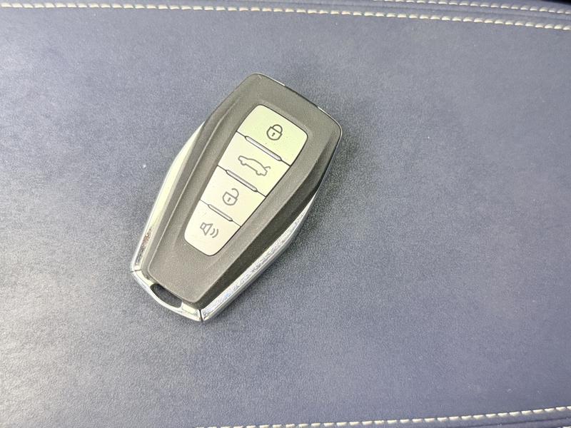 Geely Emgrand 2022