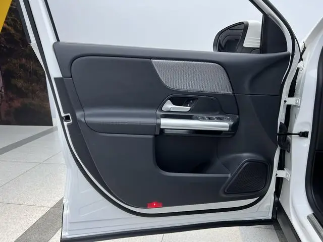 Mercedes-Benz Mercedes-Benz GLA Second facelift GLA 200
