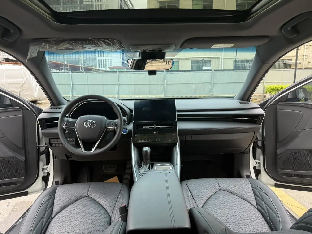 TOYOTA Asian dragon Smart Electric Hybrid Dual Engine 2.5L E-CVT XLE Premium Edition