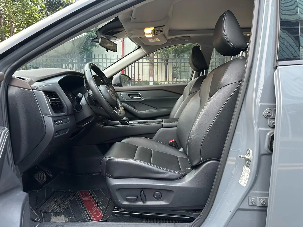 Nissan Qijun VC-Turbo 300 CVT 2WD Deluxe Edition