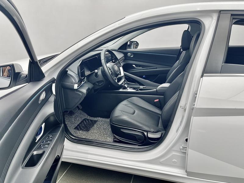 Hyundai Elantra 2022