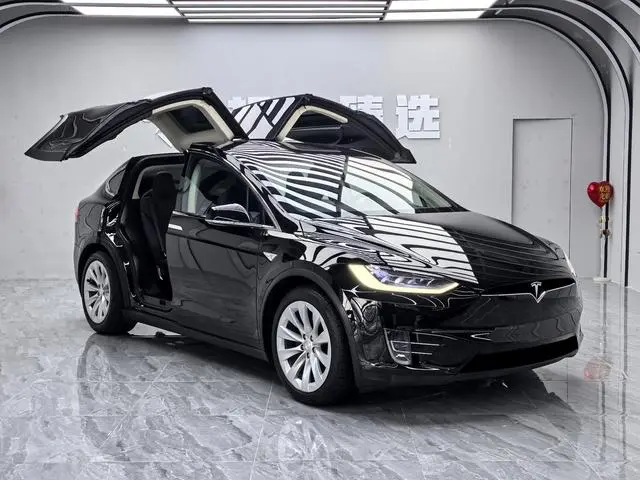 Tesla Model X 90D