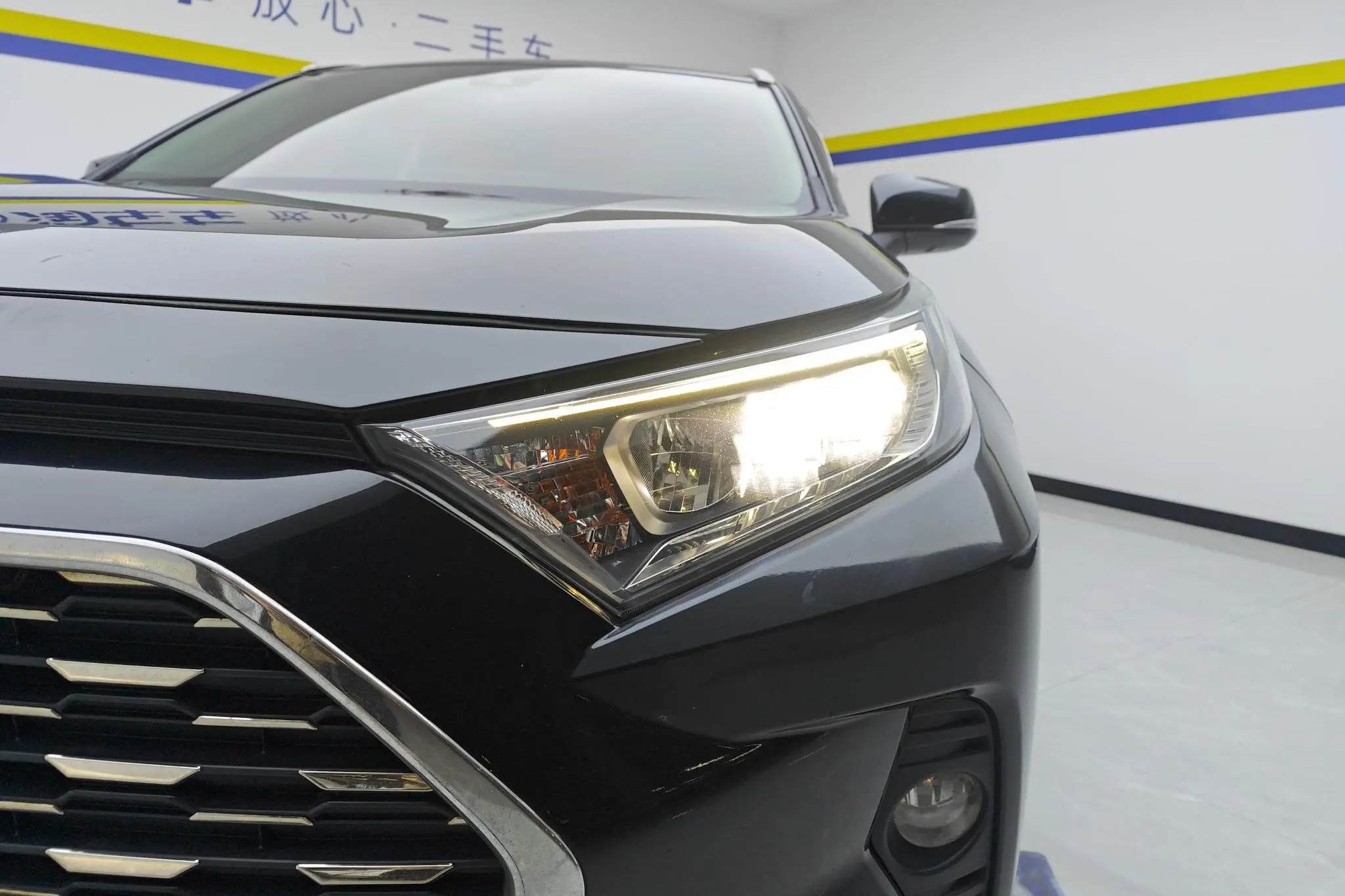 TOYOTA RAV4 Rongfang 2.0L CVT two-wheel drive fashion version