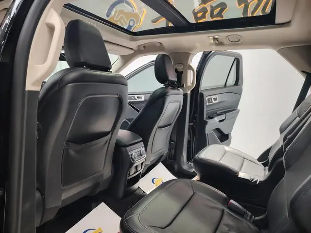 Ford Explorer EcoBoost 285 rear drive fashion version 6 seats