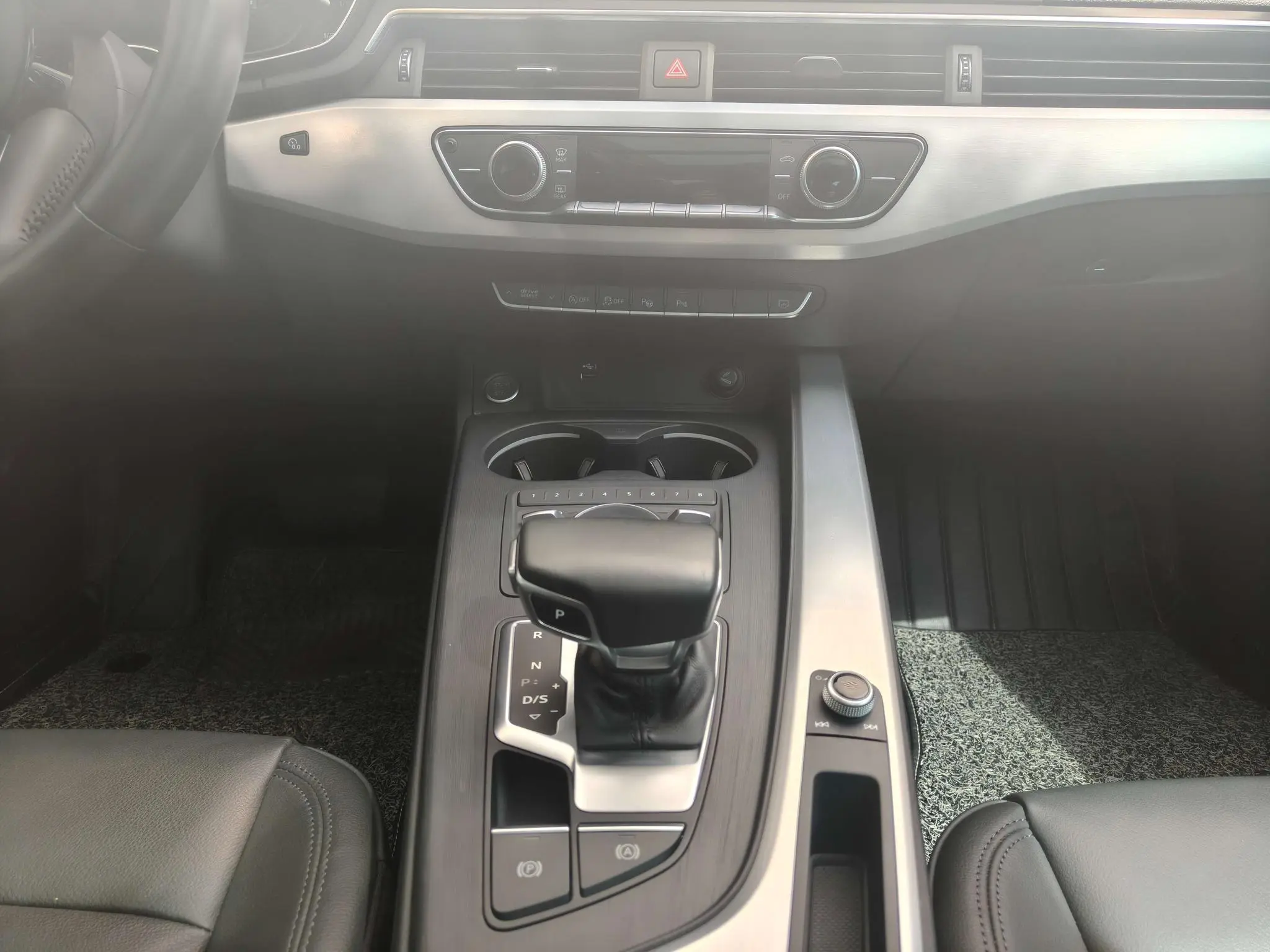 Audi Audi A4L 40 TFSI fashion country VI