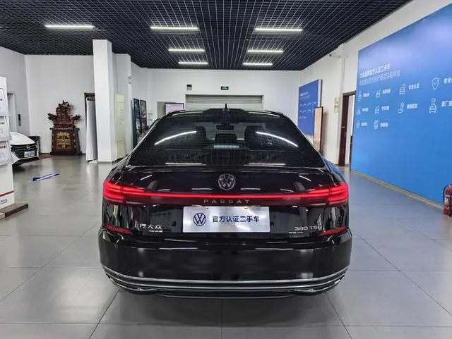 Volkswagen Passat Outstanding 380TSI Longyao Edition