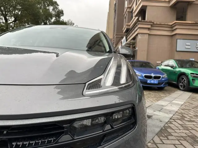 LYNK & CO Lynk & Co. 06 EM-P PHEV Remix Shero