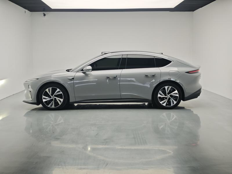 NIO NIO ET5 2022