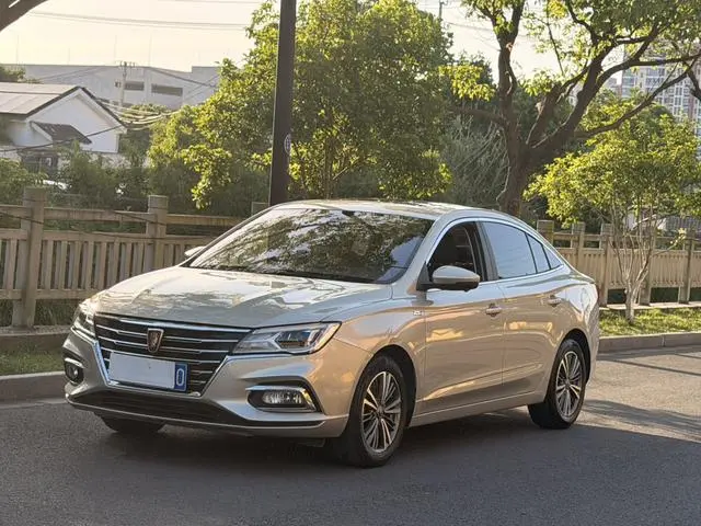 Roewe Roewe i5 1.5L automatic 4G Interconnection Linghao Ultimate Edition Country VI