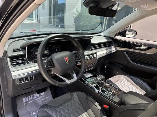 Hongqi Hongqi HS5 Facelift 2.0T Zhilian flag enjoy four-wheel drive version