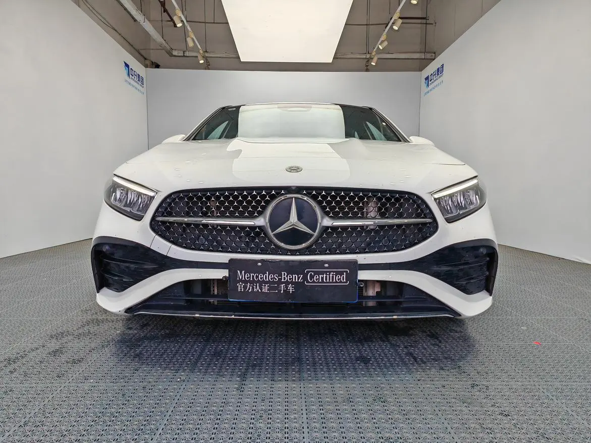 Mercedes-Benz Mercedes-Benz A-class A 200 L sports sedan fashion Version