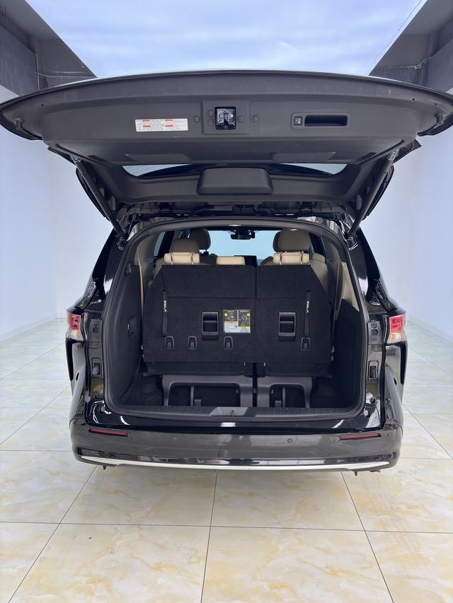 Toyota Sienna 2023