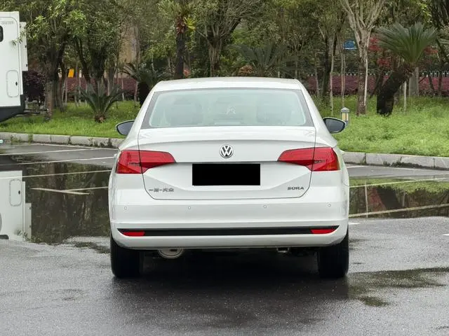 Volkswagen Bora Bora Legend 1.5L Automatic Fashion Type Country VI