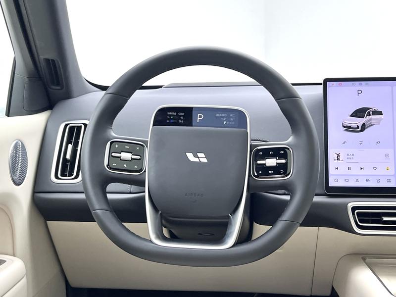 Li Auto Ideal L6 2025