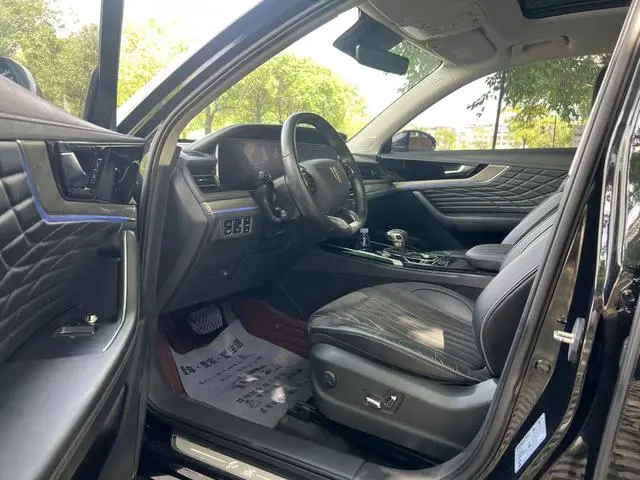 Hongqi Hongqi HS5 Facelift 2.0T Zhilian flag enjoy four-wheel drive version
