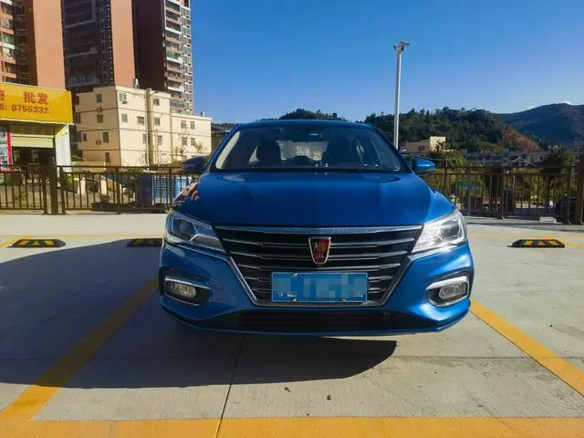 Roewe Roewe i5 1.5L automatic 4G Interconnection Linghao Ultimate Edition