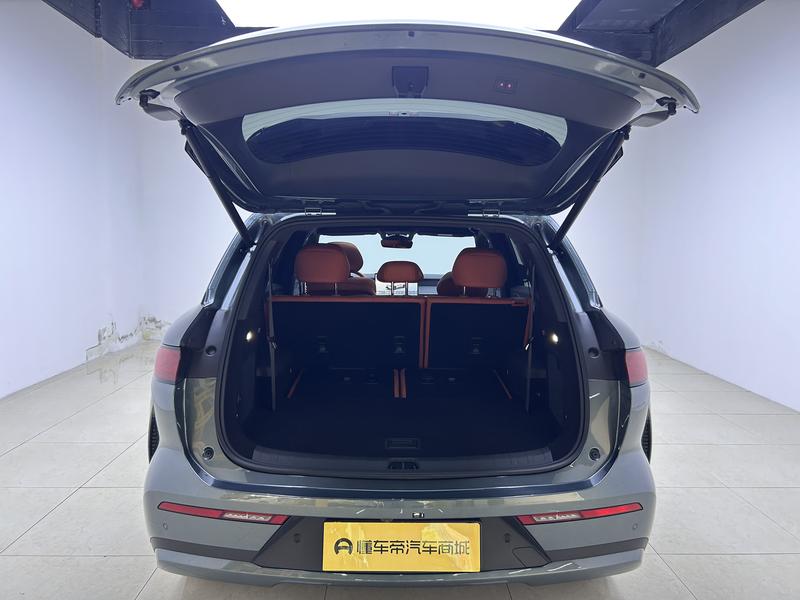 BYD Tang L DM 2025