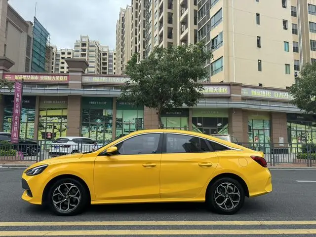 MG MG5 180DVVT CVT Youth Fashion Edition