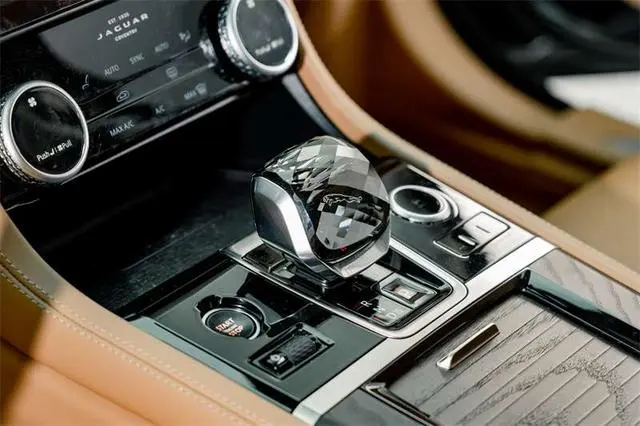 Jaguar Jaguar XFL 2.0T P250 two-wheel drive Exclusive Deluxe Edition