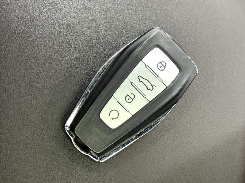 Geely Emgrand L 2025