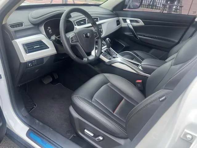 Geely Boyue 1.8TD automatic two-wheel drive intelligent 4G connected version