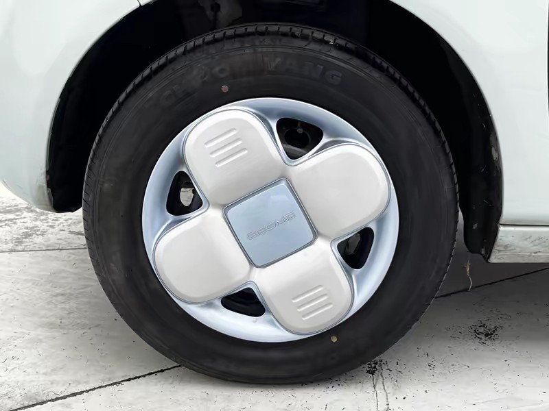 Geely Galaxy panda 2023