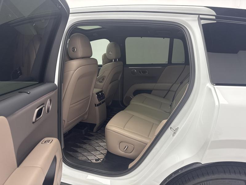 Li Auto Ideal i6 2025