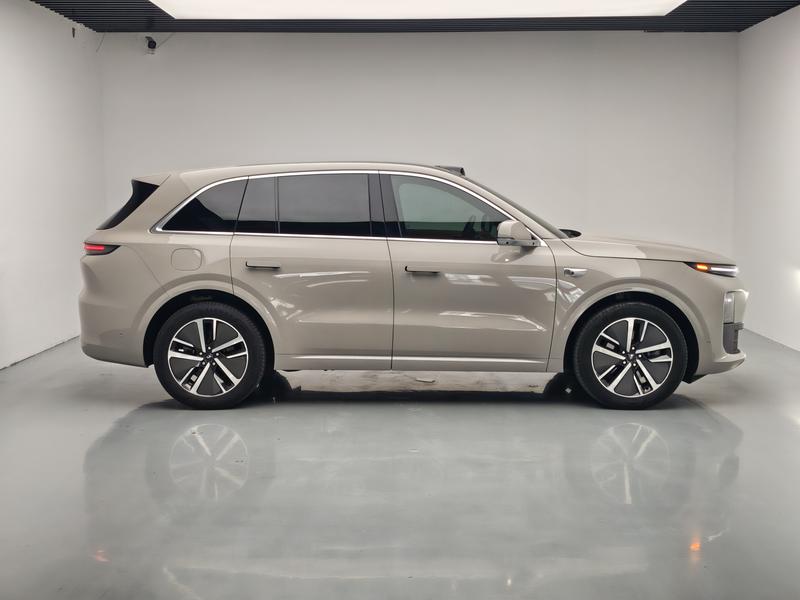 Li Auto Ideal L6 2024