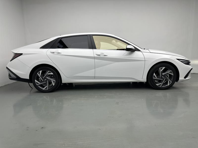 Hyundai Elantra 2023