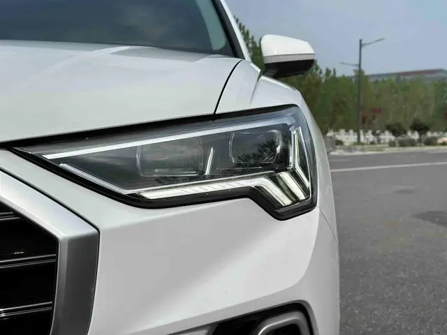 Audi Audi Q3 35 TFSI aggressive and elegant type