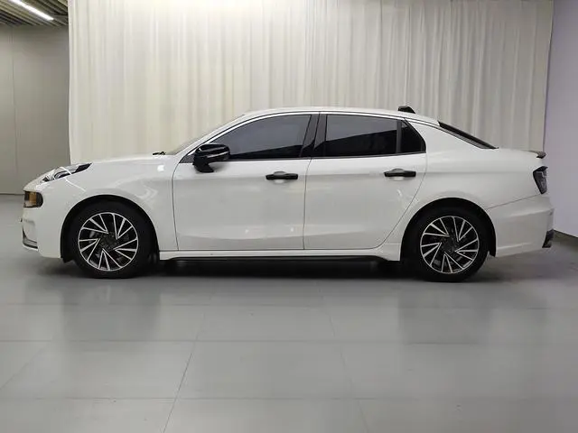 LYNK & CO Lynk 03 2.0TD DCT Jin Plus