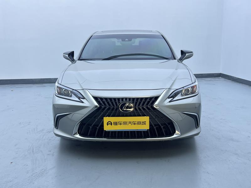 Lexus Lexus ES 2022
