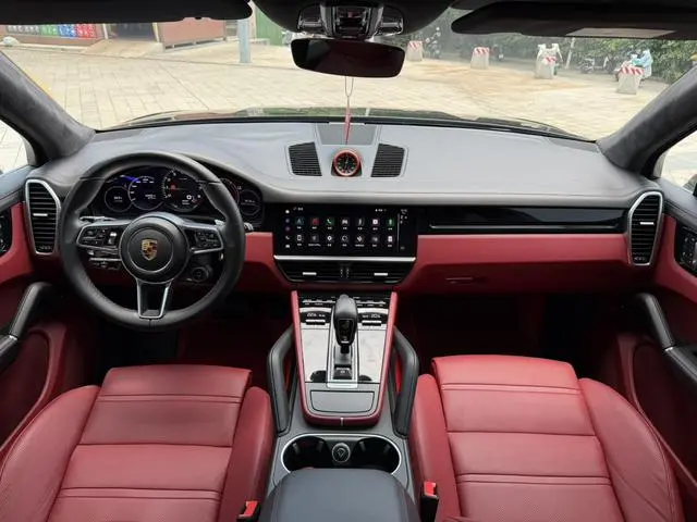 Porsche Cayenne E-Hybrid Cayenne E-Hybrid 2.0T Platinum Edition