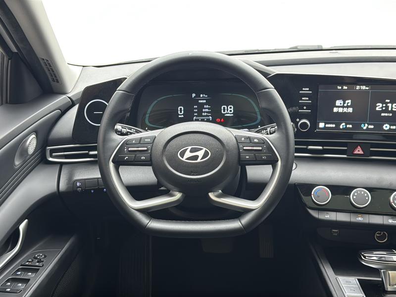 Hyundai Elantra 2023