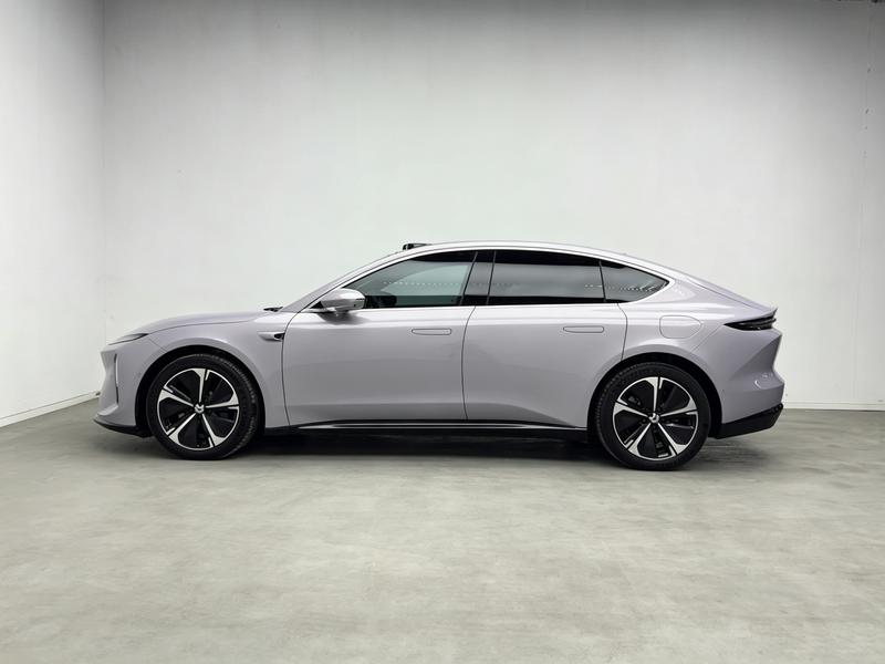 NIO NIO ET5 2025