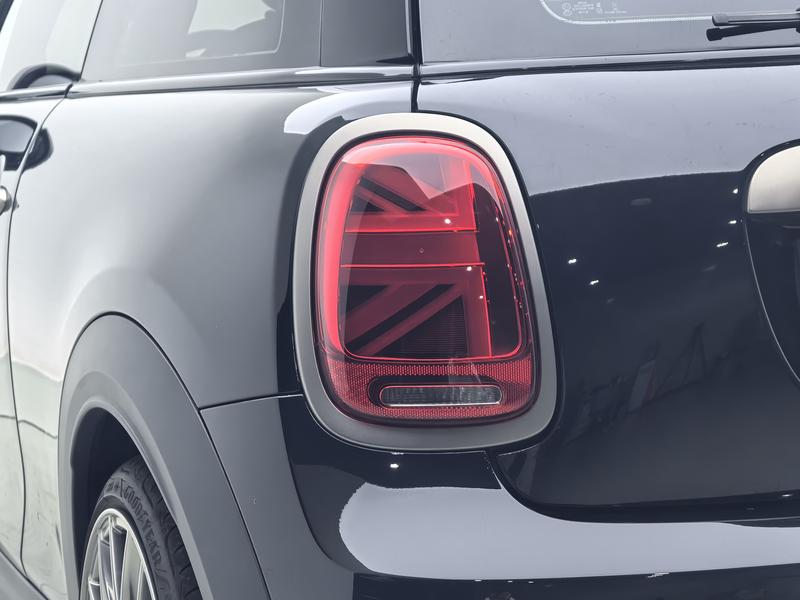 MINI MINI 2023