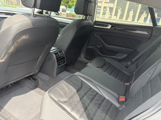 Volkswagen Volkswagen CC 380TSI eye-catching version