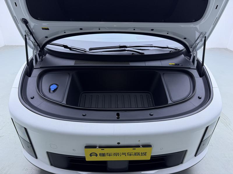 Li Auto Ideal i6 2025