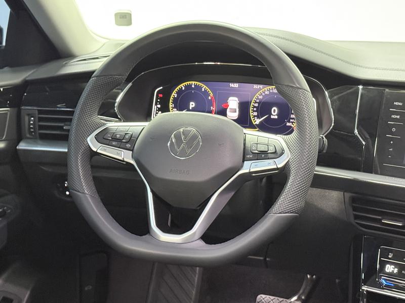 Volkswagen Passat 2025