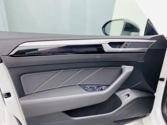 Volkswagen Volkswagen CC 380TSI eye-catching version