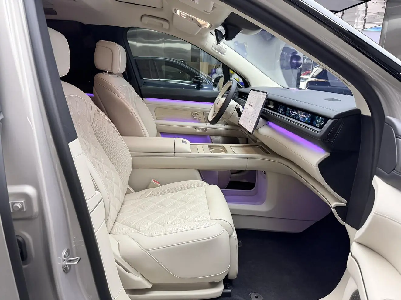 NIO NIO ES8 Six-seater Executive Deluxe Edition