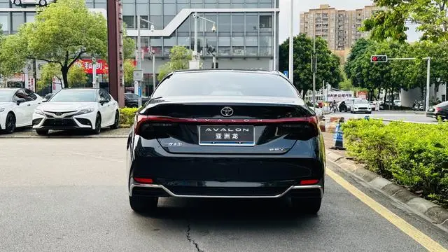 TOYOTA Asian dragon Smart Electric Hybrid Dual Engine 2.0L E-CVT Deluxe Edition