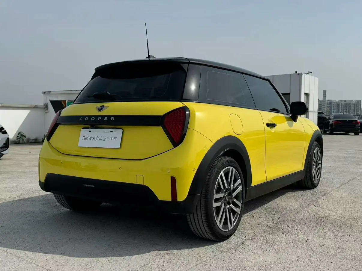 MINI MINI 1.5T COOPER three-door classic School